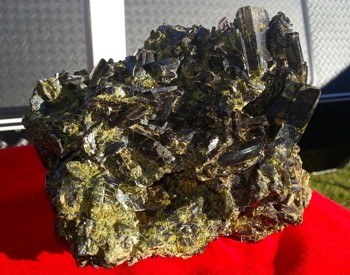 Epidote - Spriggs  Bore, Harts Range, Northern Territory.